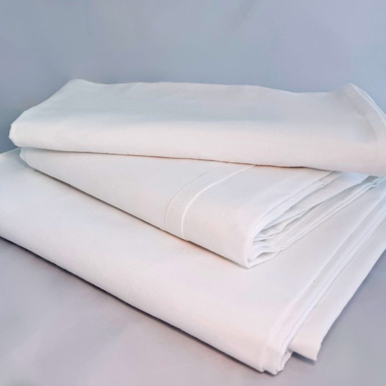 Linge de lit confortable et de qualité pour accueillir vos voyageurs Linge de lit pour vos logements